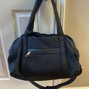 Lululemon duffel. EUC, black